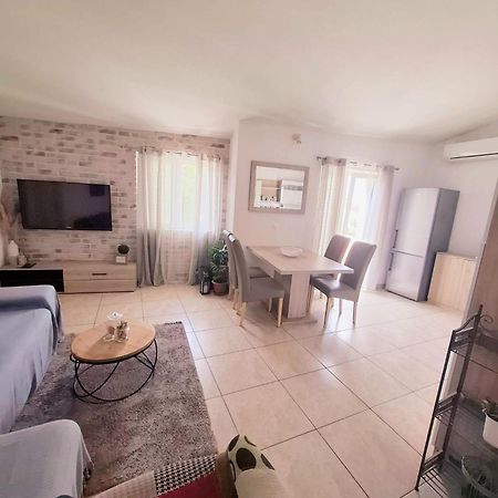 Apartamento Apartman Simun Primošten Exterior foto