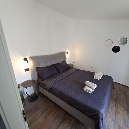 Apartamento Apartman Simun Primošten Exterior foto
